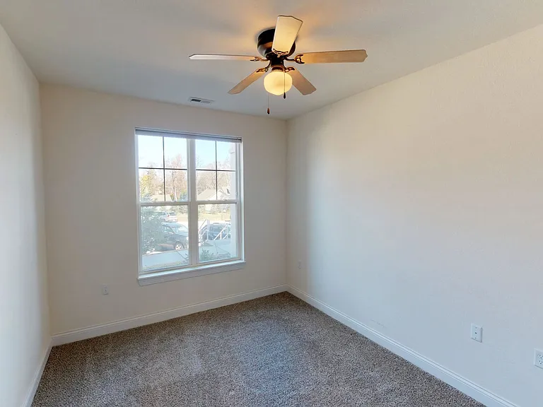 Delafield Woods Apartments — Photo 74