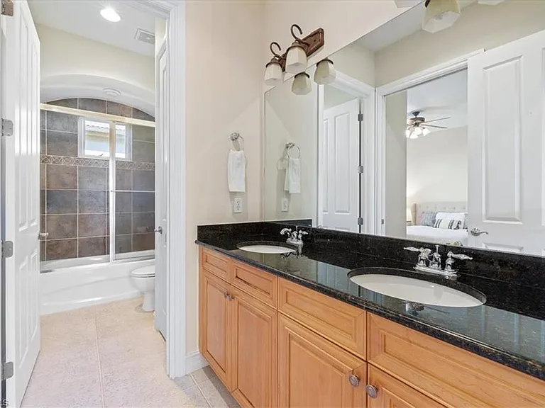 9094 Sahalee Ct — Photo 35