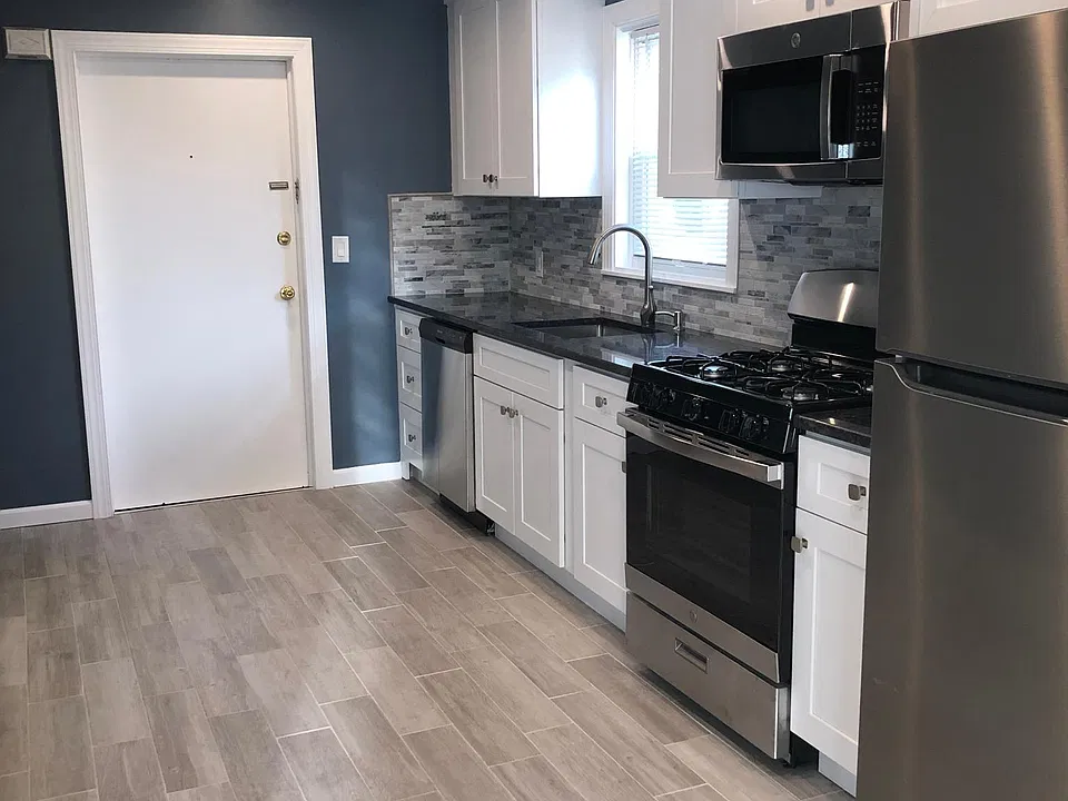 139 Ray St #1