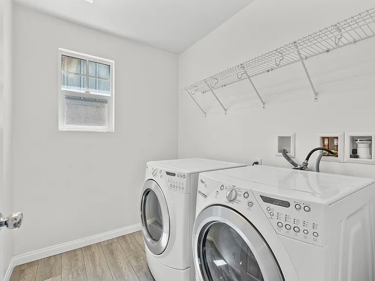 2658 Greenwood Ct — Photo 33