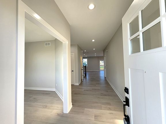 4th image of 3806 Marigold Dr