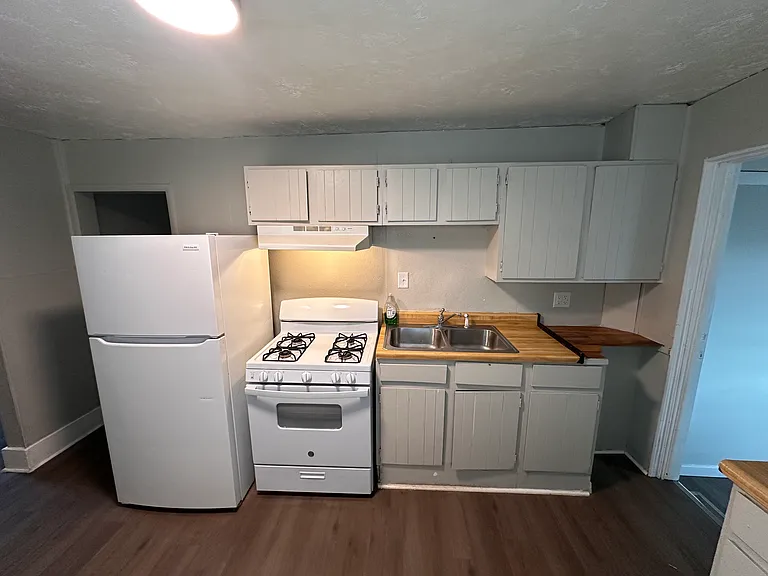 2164 Jackson St — Photo 14
