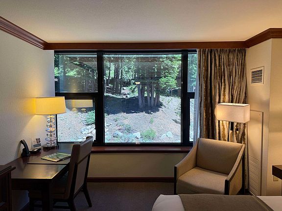 4th image of 400 Squaw Creek Rd #425