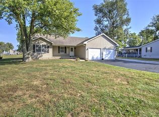 5620 E Firehouse Rd, Decatur, IL 62521