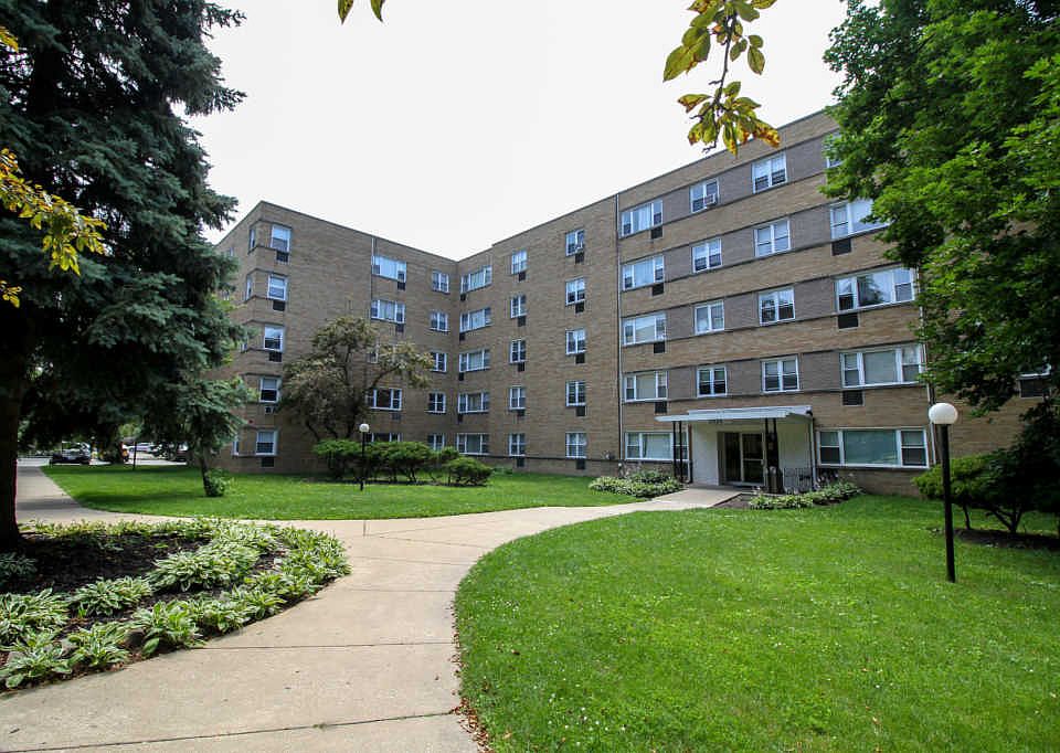 1st image of 2035 W Granville Ave APT 409