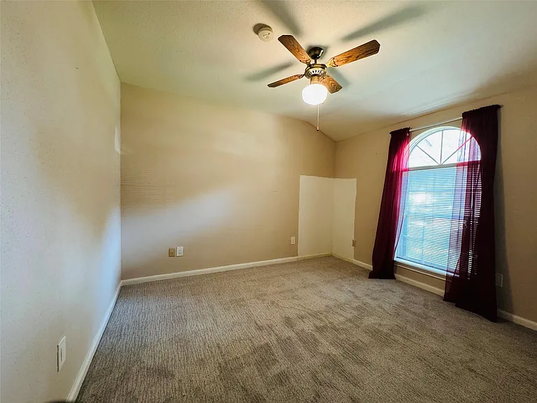 7622 Woodsman Trl — Photo 13