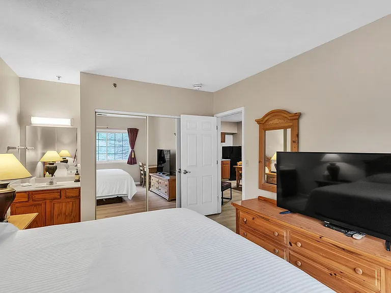 201 N Van Buren St #206 — Photo 2