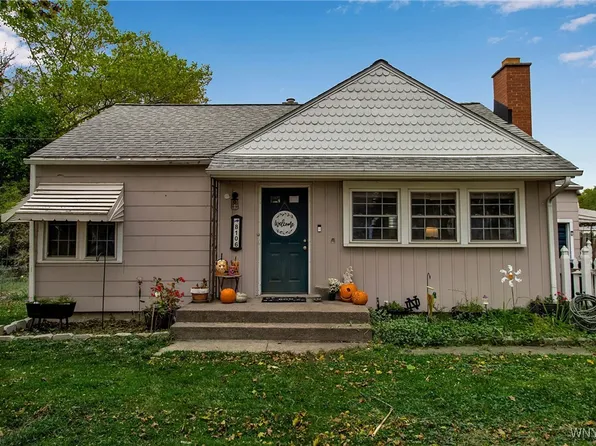 8106 Lindbergh Ave, Niagara Falls, NY 14304