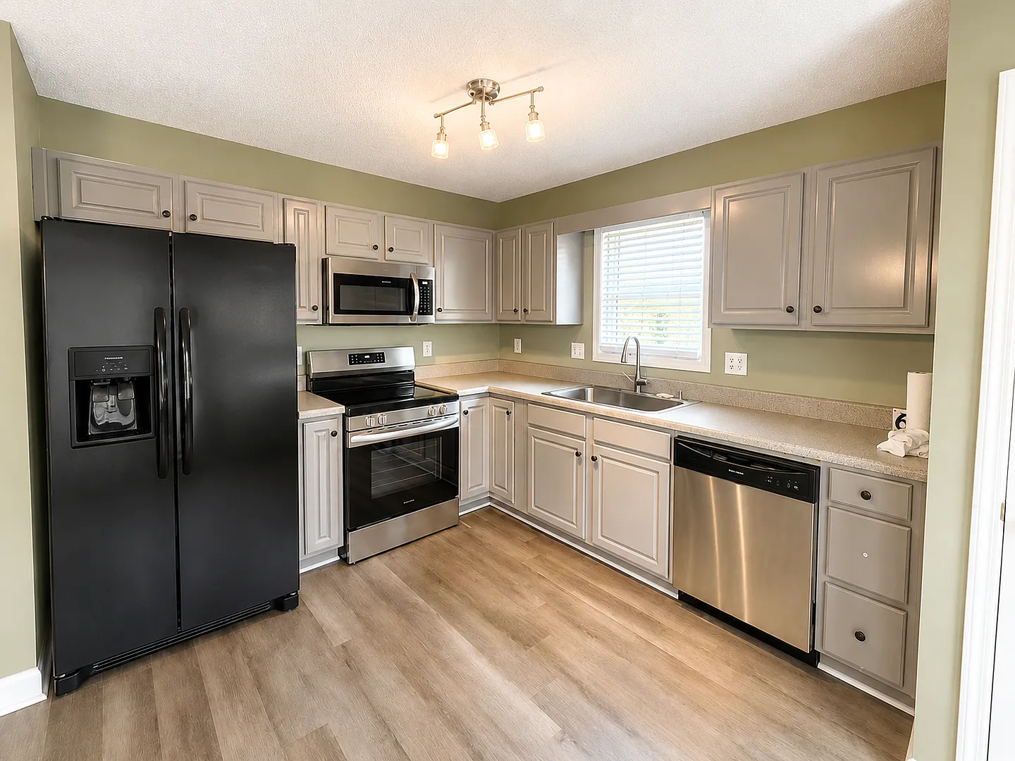 One-Level End Unit Townhome Near Downtown Gibsonville — Photo 4