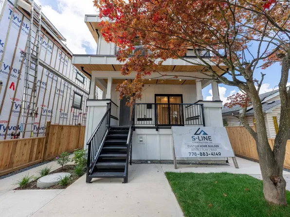 5385 Earles St #2, Vancouver, BC V5R 3S2