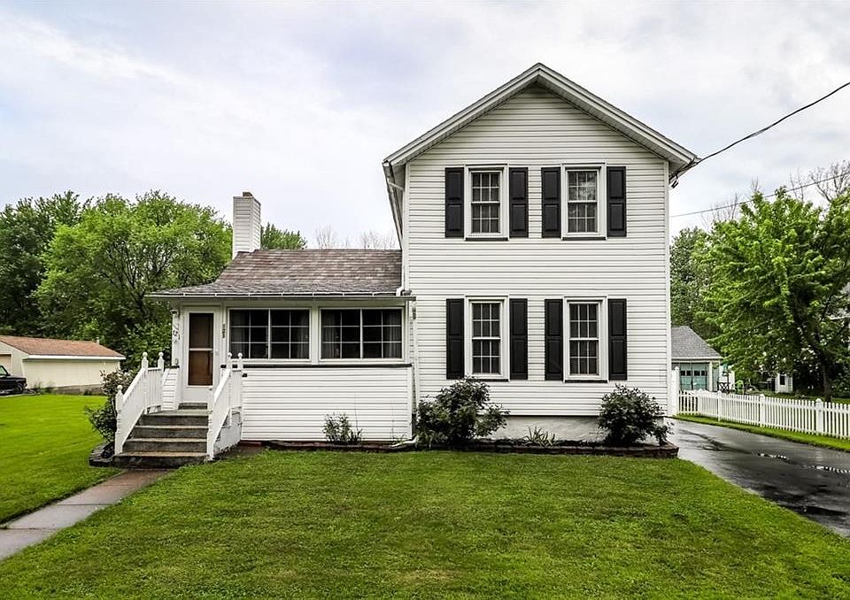 1st image of 121 Barry St