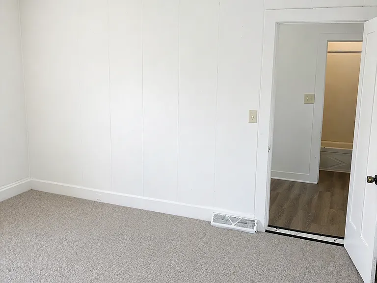 404 Milton Ave — Photo 6