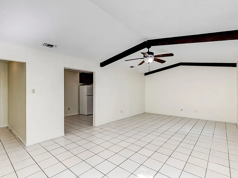 2404 Andover Dr — Photo 7