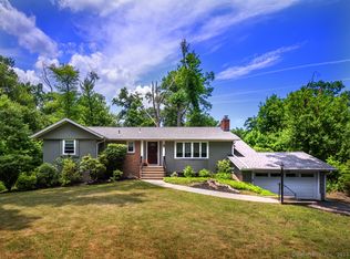 51 Wagner Dr, Hamden, CT 06518