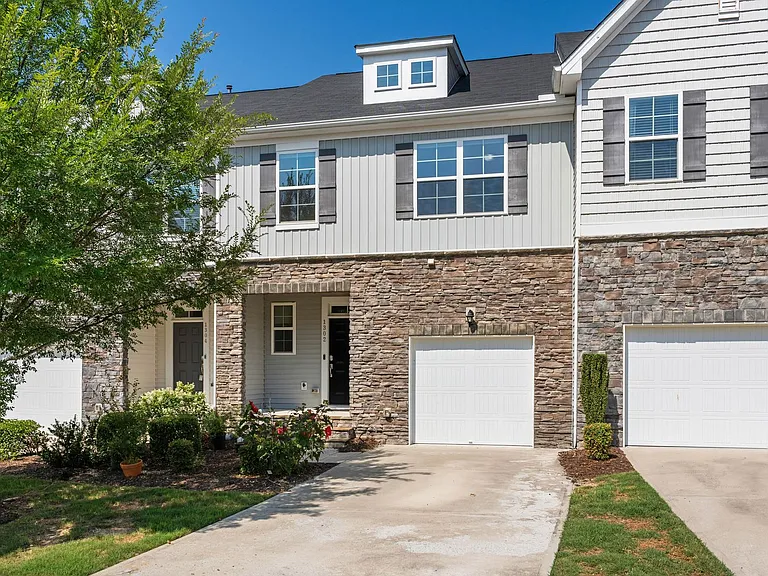 1302 Southpoint Trl — Photo 1