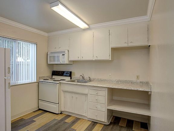5th image of 655 Reseda Dr APT 4