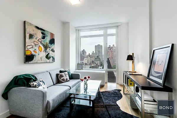 Rented by Bond New York | media 37