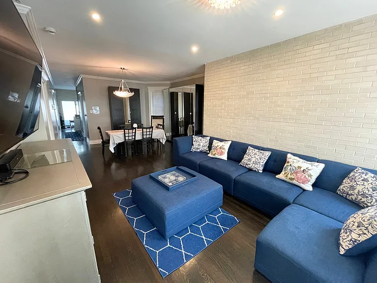 3839 N Hamlin Ave #1 — Photo 8