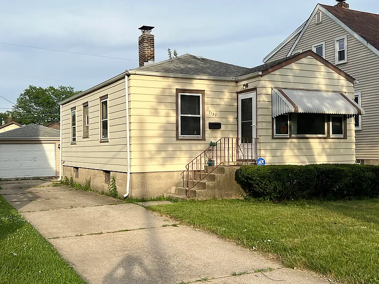 McCook Ave — Photo 12
