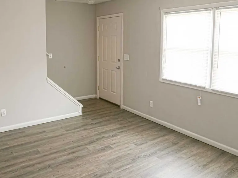 Dillsboro Townhomes — Photo 8