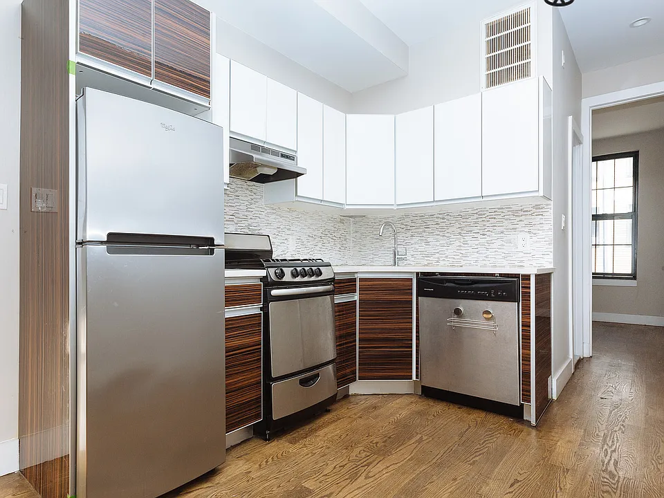 11 Locust St #2L