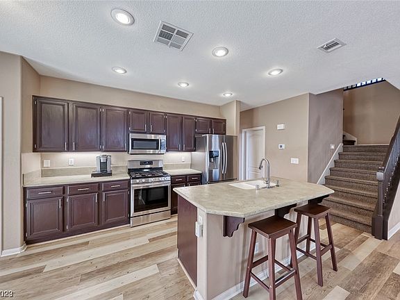 4th image of 1040 Cat Creek Ct