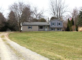 450 S Conklin Rd, Lake Orion, MI 48362
