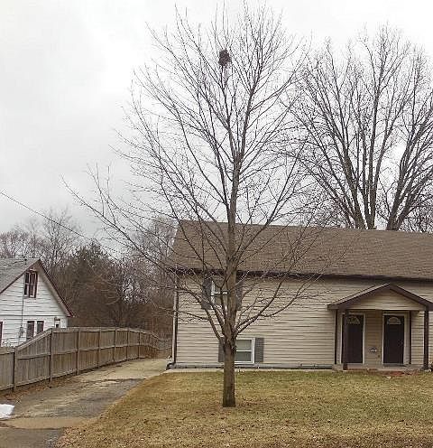 1st image of 1722 Lyran Ave