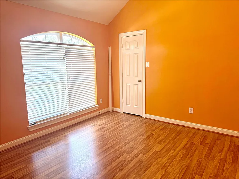 6839 Emerson — Photo 24