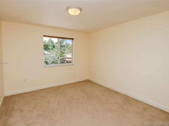 5th image of 11311 NW 61st St