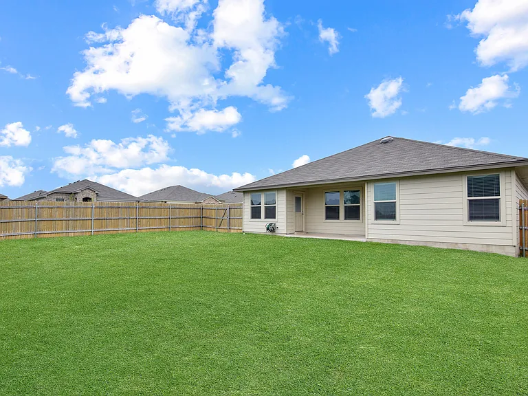 749 Jersey Ct — Photo 18