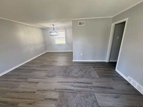 2nd image of 2384 Saint Elmo Ave