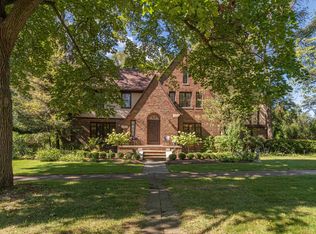 18301 Riverside Dr, Beverly Hills, MI 48025