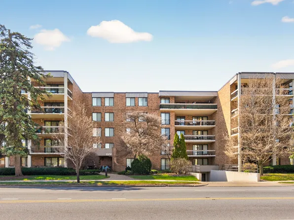 1020 N Harlem Ave APT 1E, River Forest, IL 60305