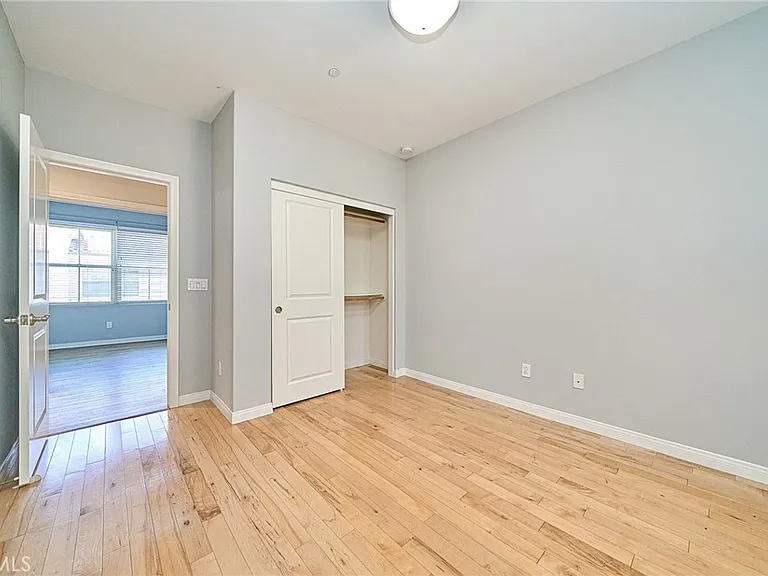261 Mayfair — Photo 10