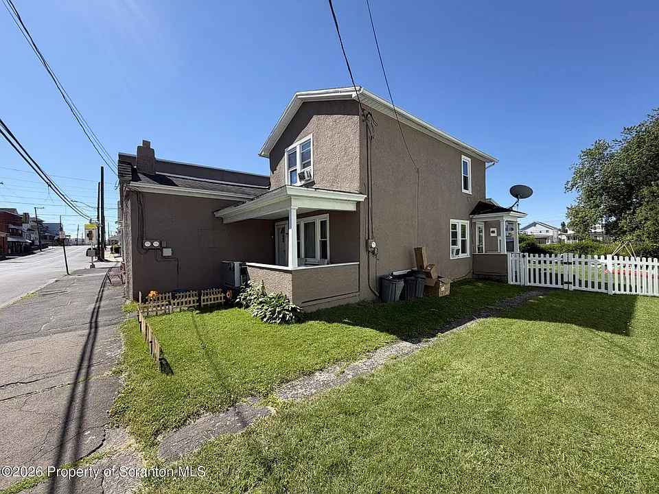 408 Oak St