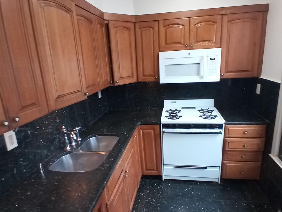 1st image of 83 Hamilton Ave
