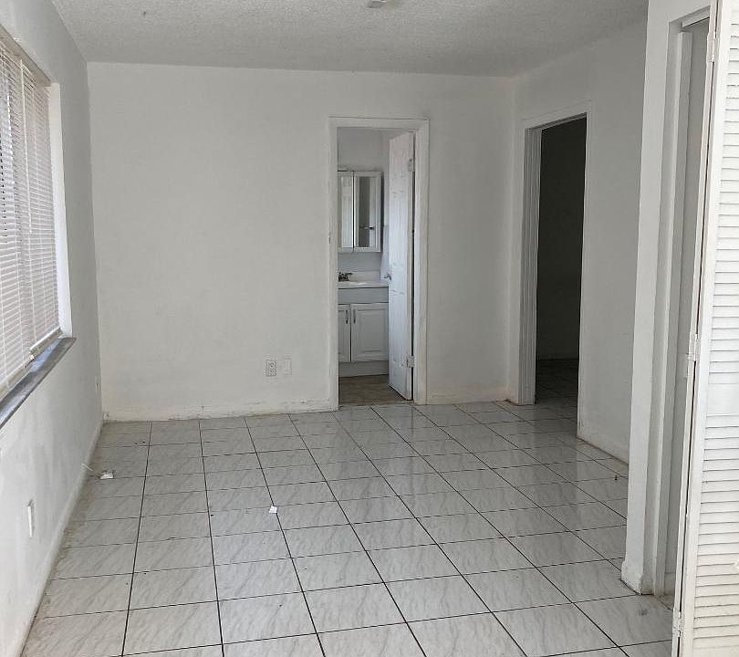 2nd image of 1836 Adams St APT 4
