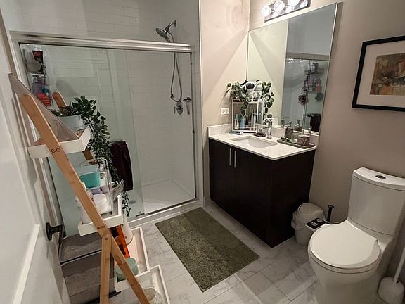 5th image of 933 W Belle Plaine Ave #17297100