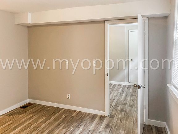 3rd image of 4915 Chicago St #4915/03