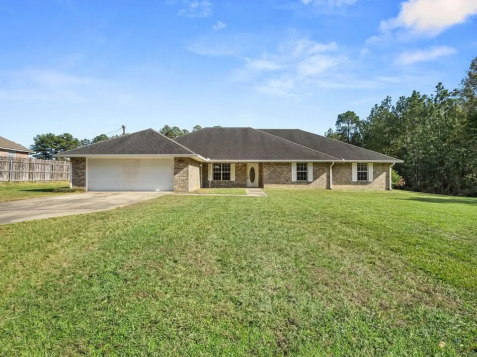 4 bed, 2600 sqft, $2,100 — Photo 2