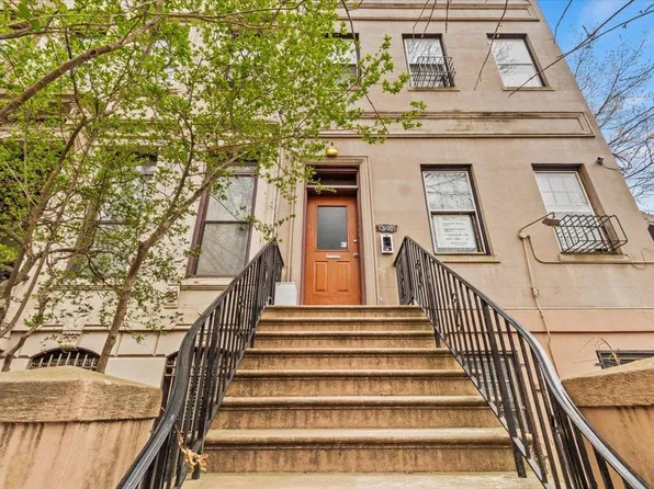 307 York Street image 1 of 15