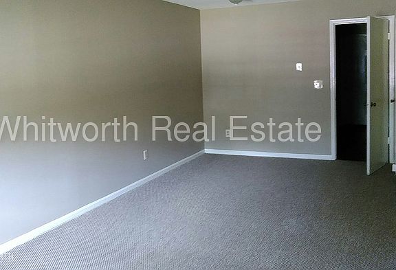 4th image of 624 33rd St E APT D