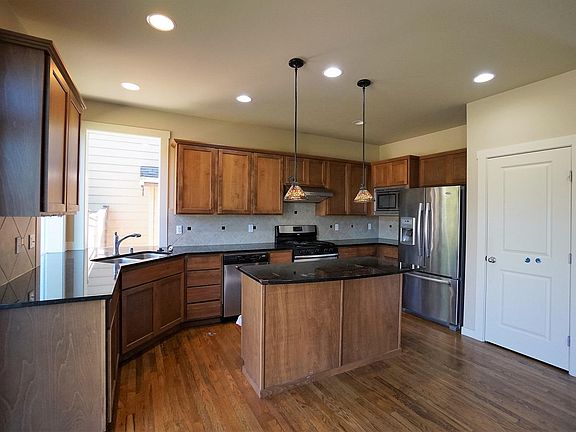 3rd image of 10818 243rd Ave NE