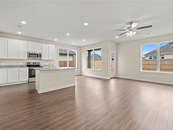5th image of 10268 Burgundy Berry Way