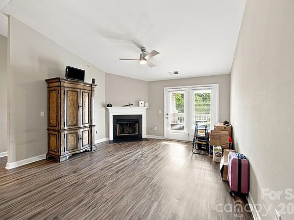 3rd image of 17257 Doe Valley Ct