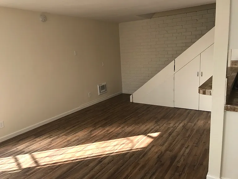 1264 Bryce Way — Photo 2