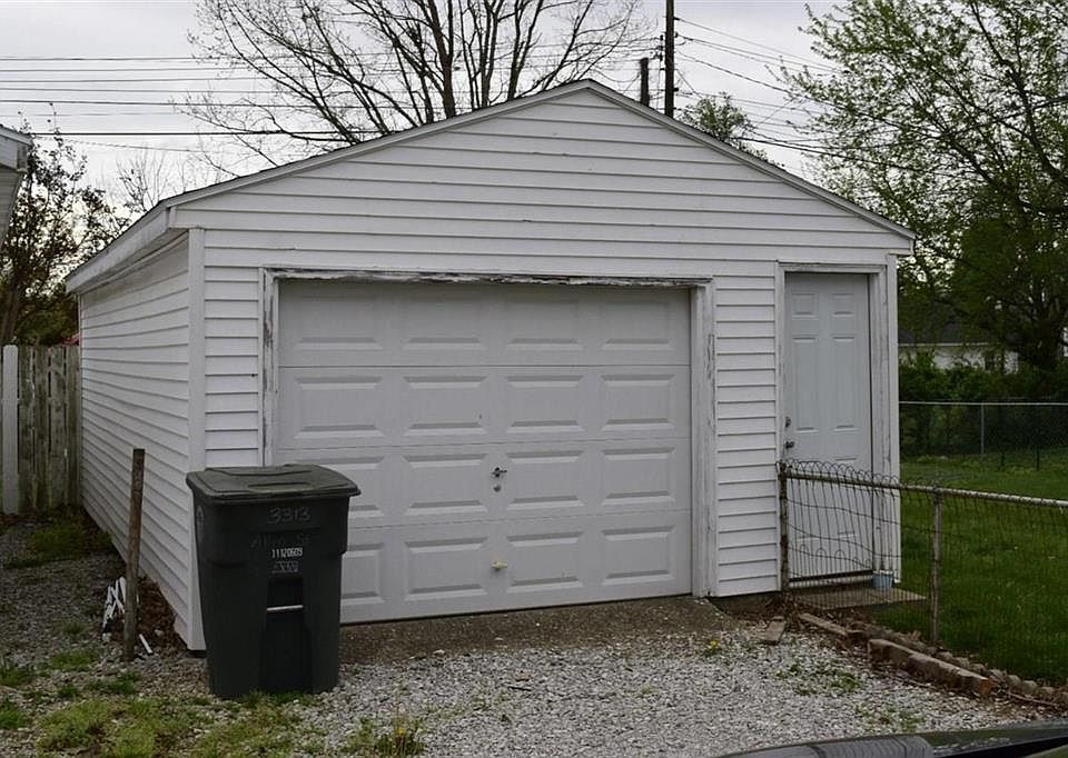 2nd image of 3313 Allen St