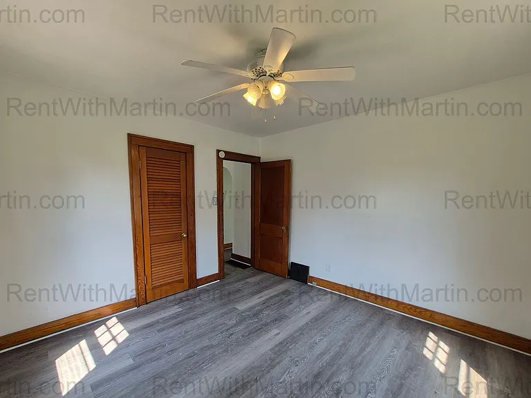 137 Hope Ave — Photo 10