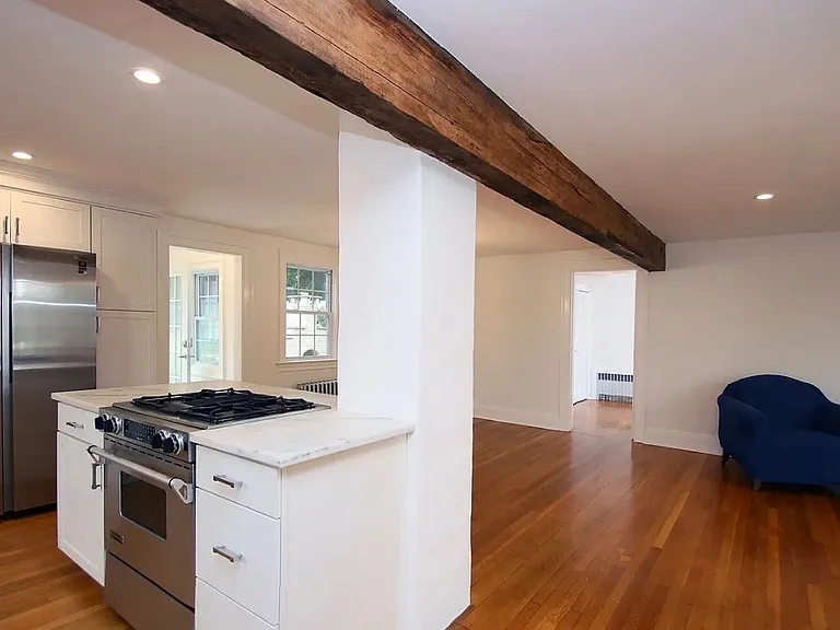 570 Westfield Ave — Photo 3